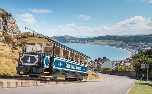 Snowdon Retreat Villa By Seaside Llandudno
