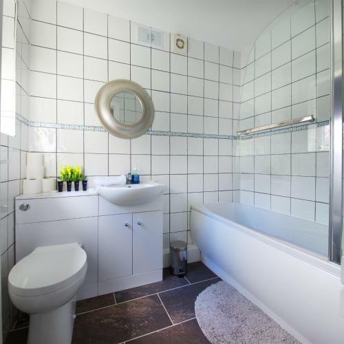 Stylish And Comfortable Home Away From Home