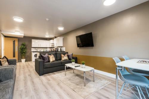 Large Modern Apartment - 3 Bedrooms 3 Bathrooms - Netflix - Central