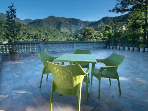 Rustic Art Deco Boutique Villa With Stunning Views By Wanderlust