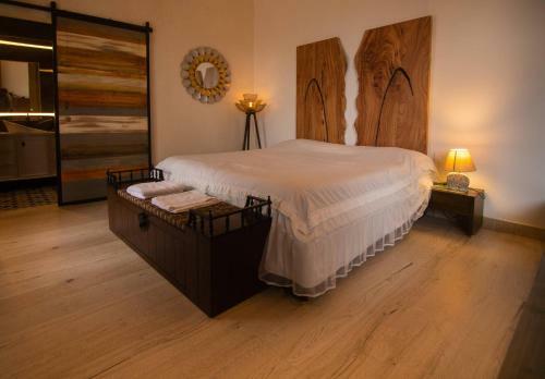 Rustic Art Deco Boutique Villa With Stunning Views By Wanderlust