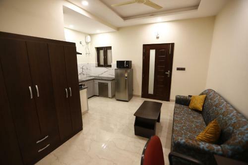 Serviced Apartments In Dalanwala, Dehradun