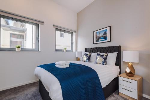 Beautiful 2 Bed Apartment - Super Central - Recently Renovated - Sleeps 8