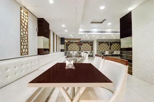 Townhouse Oak Hotel Arnavya
