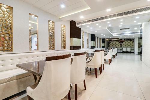 Townhouse Oak Hotel Arnavya