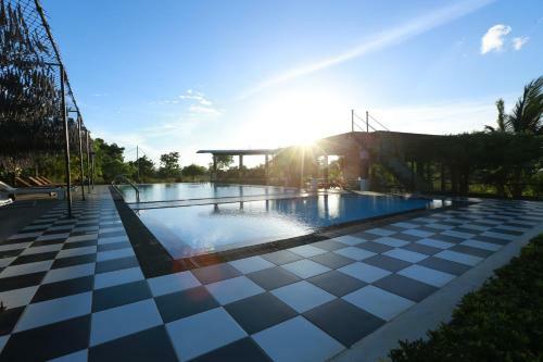 Eco Hotel Black & White - Anuradhapura