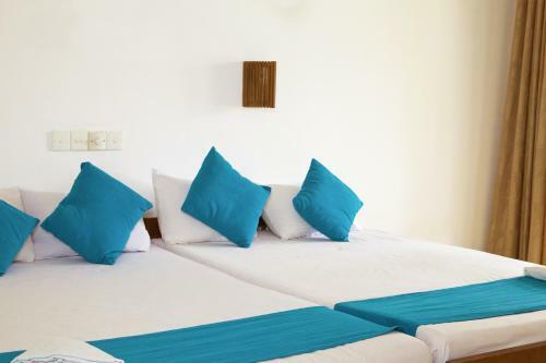 Hostal Beach Inns Holiday Resort