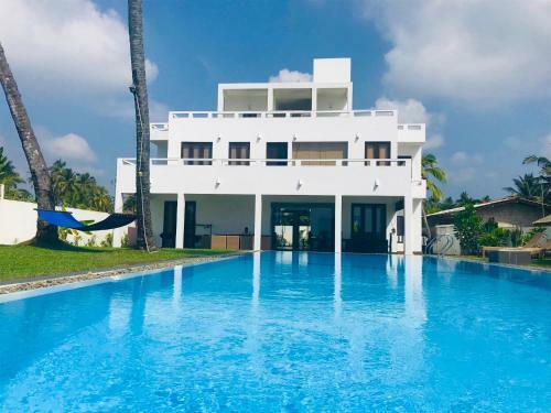 Villa Silverlane Beach House