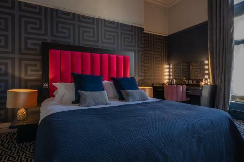 62 Castle Street Hotel