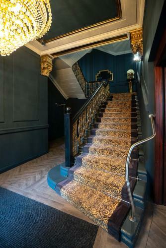 62 Castle Street Hotel