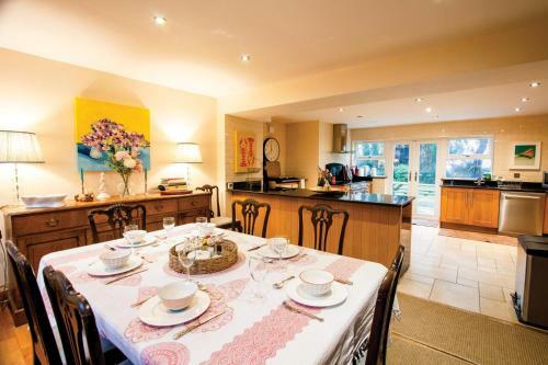Bayview House - 4 Bedroom - Llanmadoc