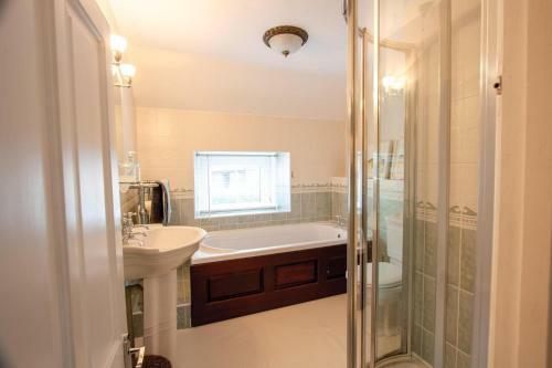 Bayview House - 4 Bedroom - Llanmadoc