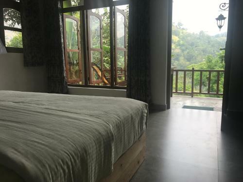Bed & Breakfast Raveena Guest House