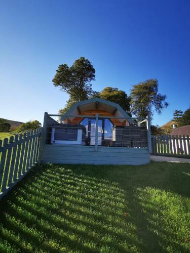 Bonnie Barns - Luxury Glamping With Hot Tubs