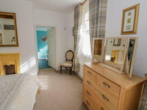 2 Ebor Mews