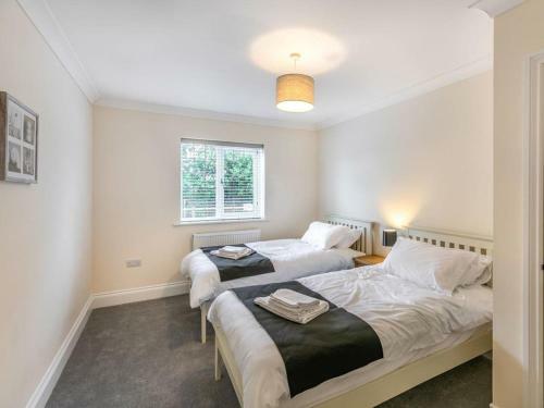 Dawson Park 9 - Uk12668