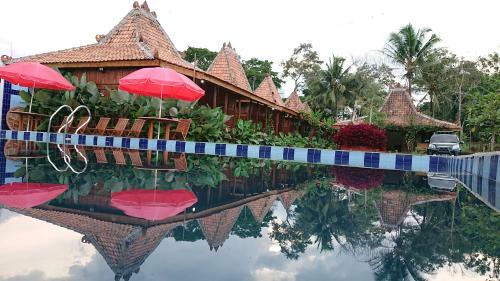 Villa Riverisde Kalijeruk