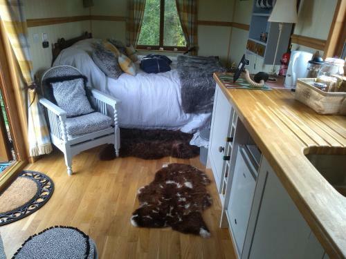 Glamping Malvern Shepherd Hut