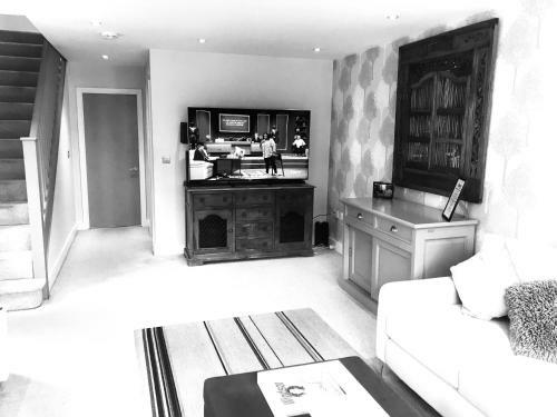 Aston Henry James Double Room At Riverside Location
