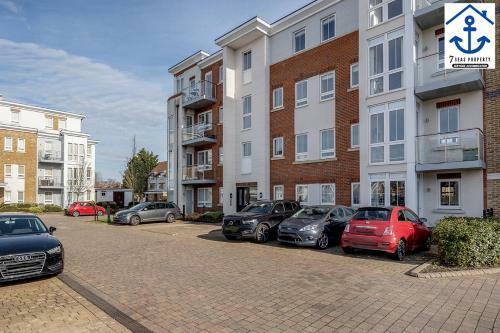 Luxury Apartment Maidenhead W Parking And Balcony