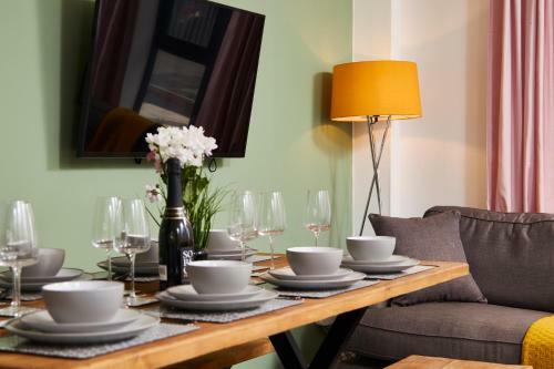 Exquisite 5 Bedroom Manchester House Sleeps8 Wparking