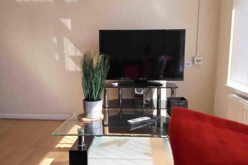 Modern 1 Bed Apartment - Leafy Chorlton Suburbs