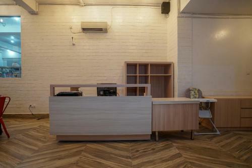 Hotel Reddoorz Plus At Jalan Veteran Palembang