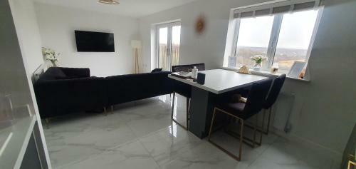 Oakwood Bank Apartment