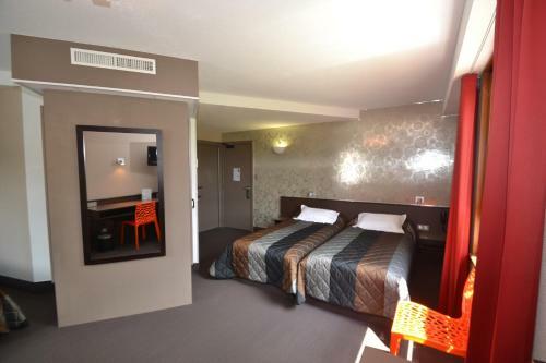 Hotel H�tel Restaurant Les Aliz�s