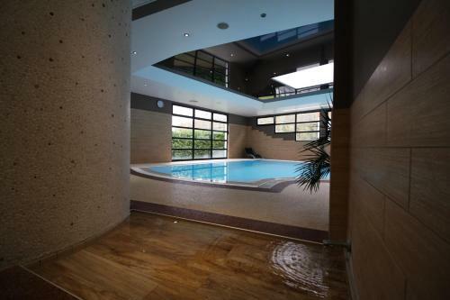 Hotel H�tel Restaurant Les Aliz�s