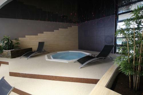 Hotel H�tel Restaurant Les Aliz�s