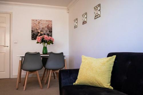 Executive Perivale Apartment By Crew Homes