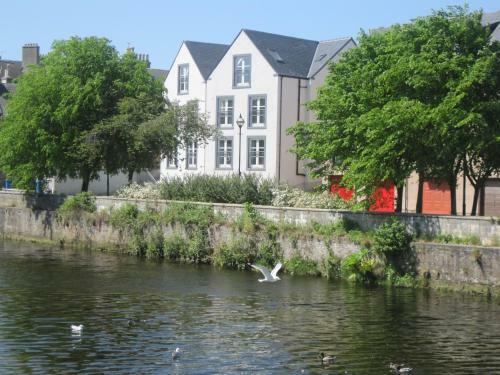 Riverbank Apartments