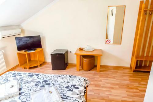 Hostal Pension Floare De Colti