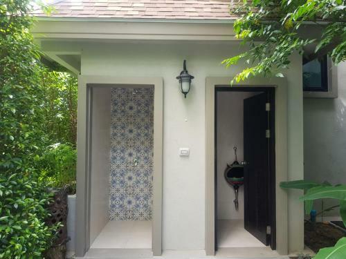 Awesome 1 Bed 1 Bath Apartment With Garden View, Pool, Wifi, Beach