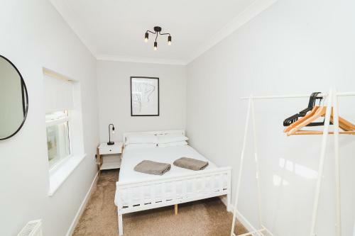 Newly Refurbished House - 10 Minute Walk From City Centre