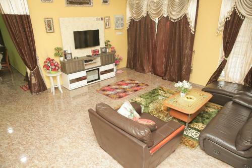 Bed & Breakfast Kakjah Riverside Homestay