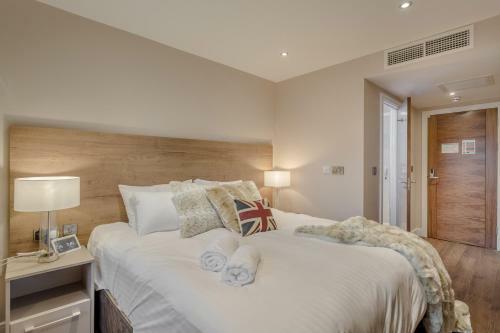 Aparthotel Dwell City Living