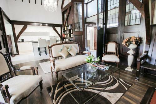 Luxury Apartment In Listed Building + Free Parking