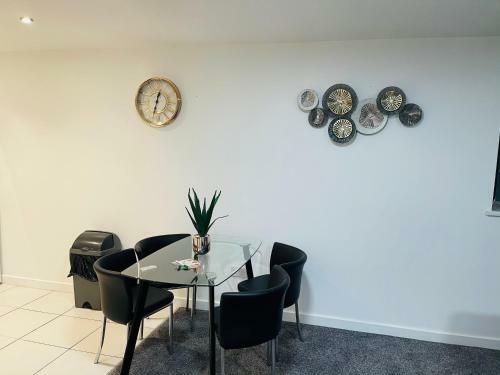 Stunning 1 Bed City Centre Apartment With Pool Table