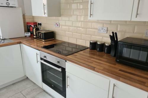 2 Bedroon City Centre Apartment - Free Parking