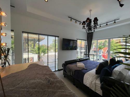 New 2021 Grand Deluxe Art Pool Villa