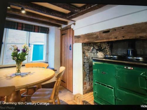 Cosy, Historic, Pet Friendly Cottage, Petworth