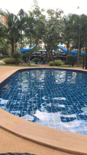 Apartamento Latina Beach Resort Jomtien 2