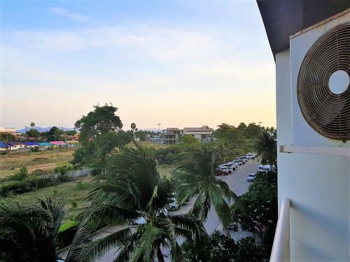 Jomtien Beach Condo - Floor 4 Studio Close To The Beach