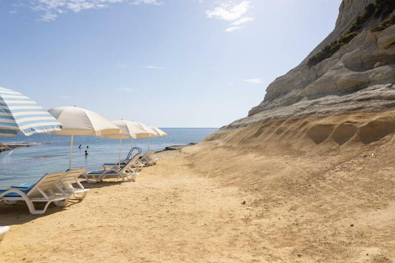 Calypso Hotel