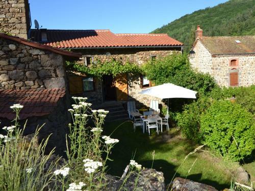 Holiday Home Le Pradal Villeneuve D Allier