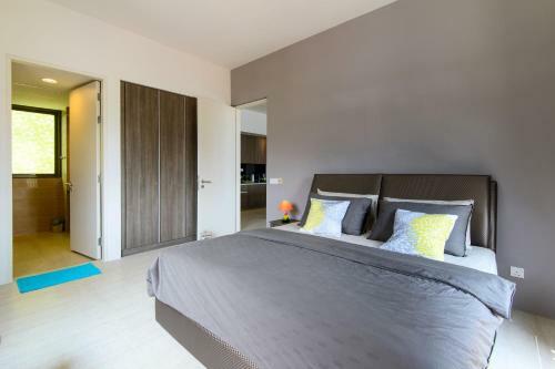 By The Sea Beach Front Apartment