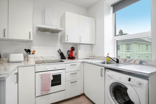 Fresh Contemporary Plymouth Apartment