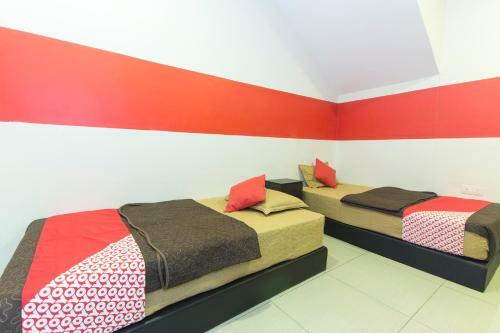 Oyo 439 Night Queen Hotel